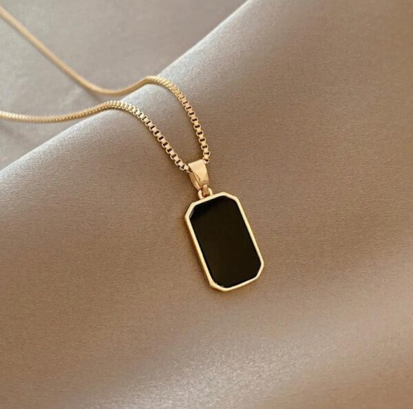OBLONG PENDANT