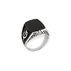 THE “ALIF-WĀW” RING